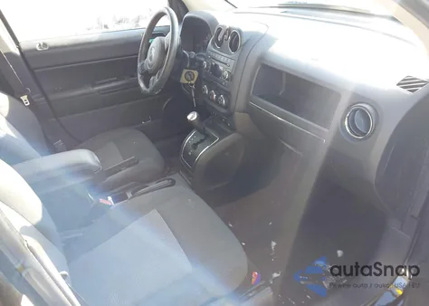 2013 Jeep Compass Latitude z USA, uszkodzony, nr VIN 1C4NJDEBXDD280416